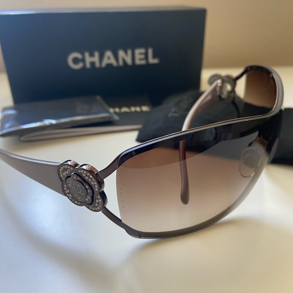 Chanel sunglasses 4164 Camelia flower, authentic - Picture 4 of 14